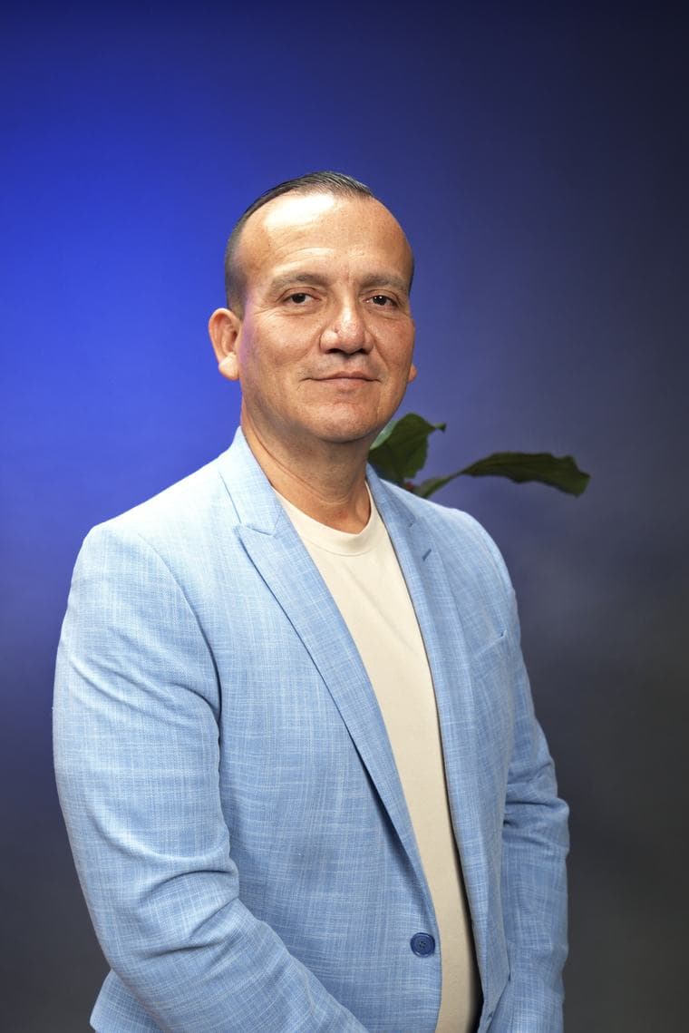 Edgar Campos, abogado conciliador y notario público